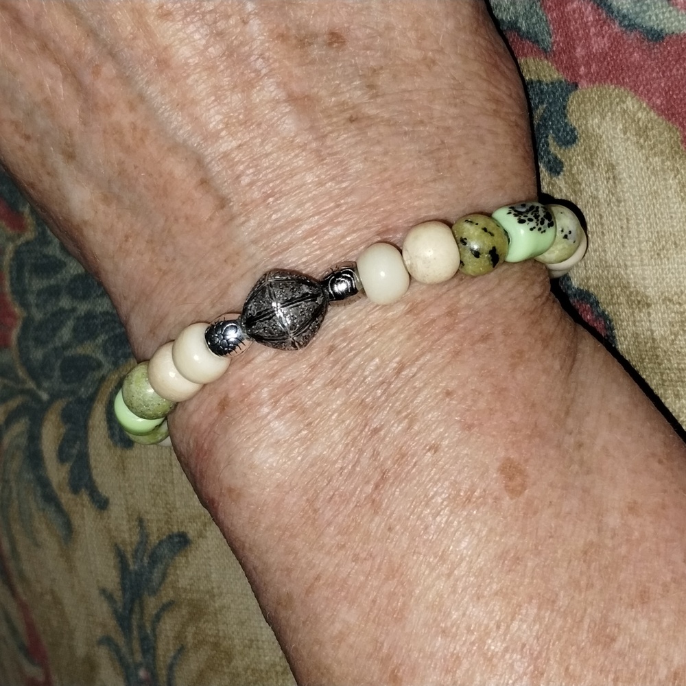 Elegant Diamond And Stone Beaded Bracelet with Silver Accents